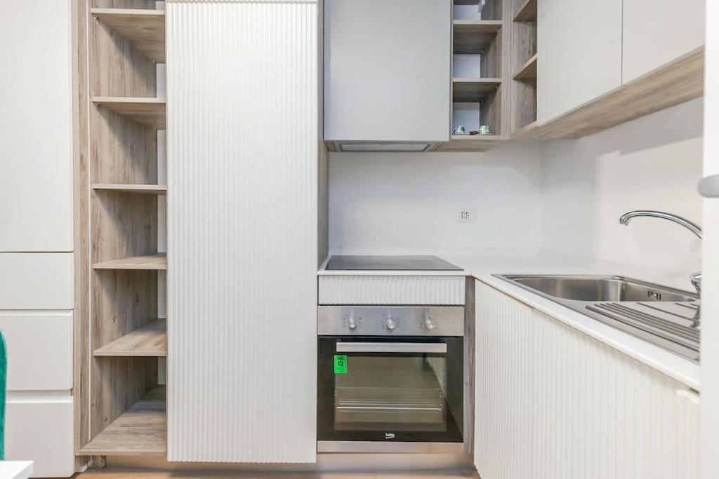 Apartment Elegante Pied-a-terre Stile & Comodita A *