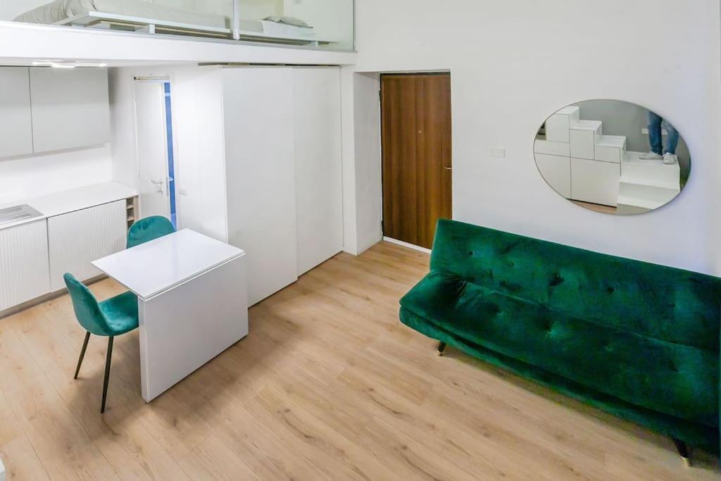 Apartment Elegante Pied-a-terre Stile & Comodita A *