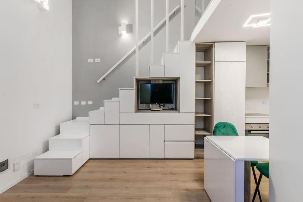 Elegante Pied-a-terre Stile & Comodita A Apartment *