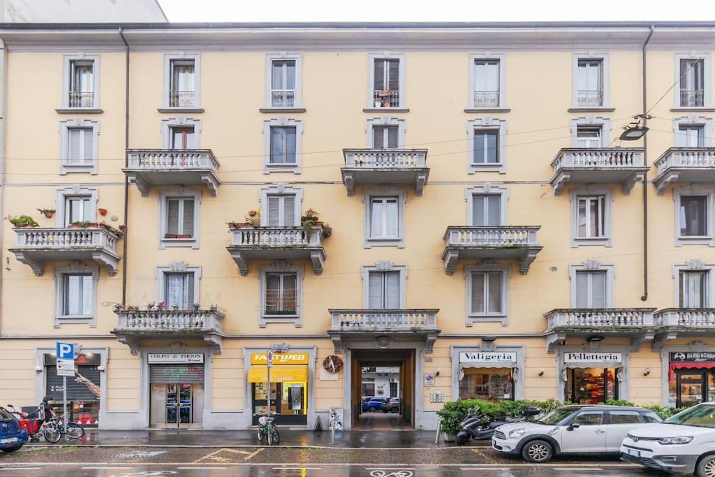 Apartment Elegante Pied-a-terre Stile & Comodita A Mailand