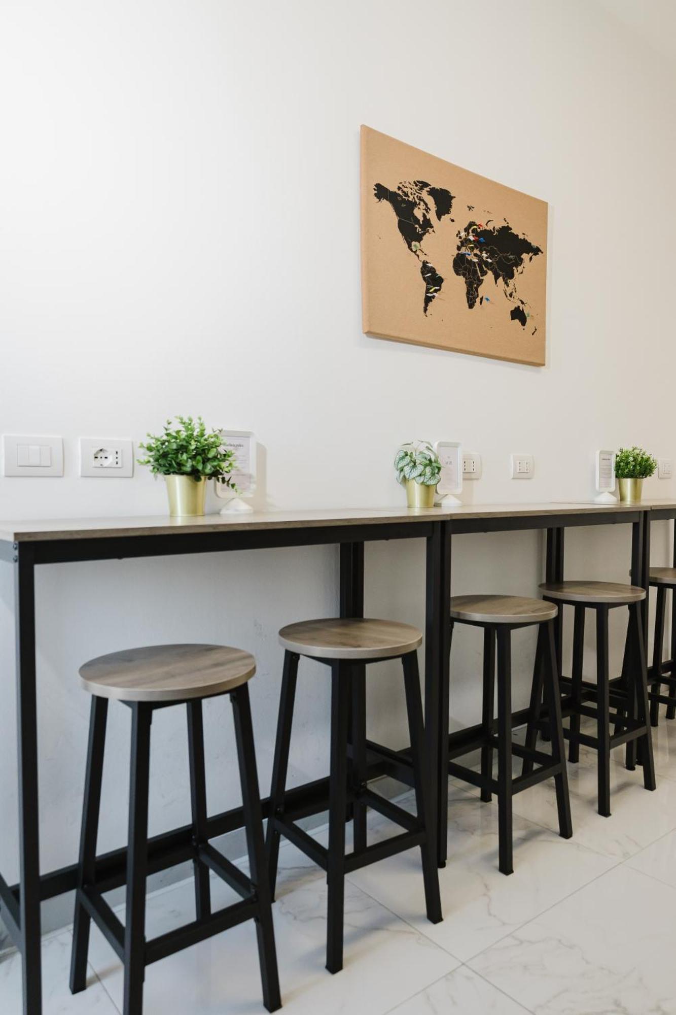 B&B Best Hostel Milano Acomodação com café da manhã  *
