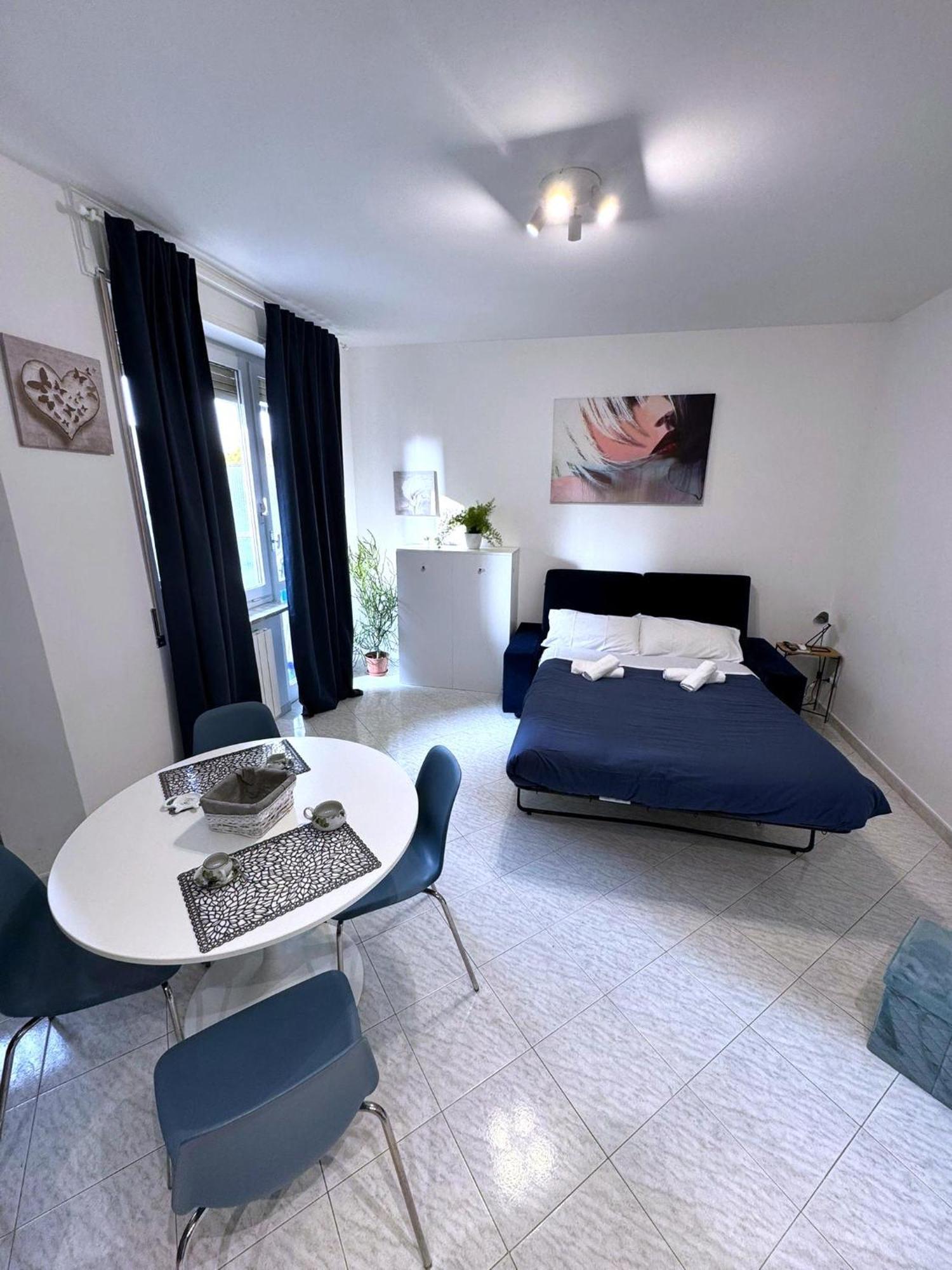 Dreams Little - M5 Station - Near Center Apartment *