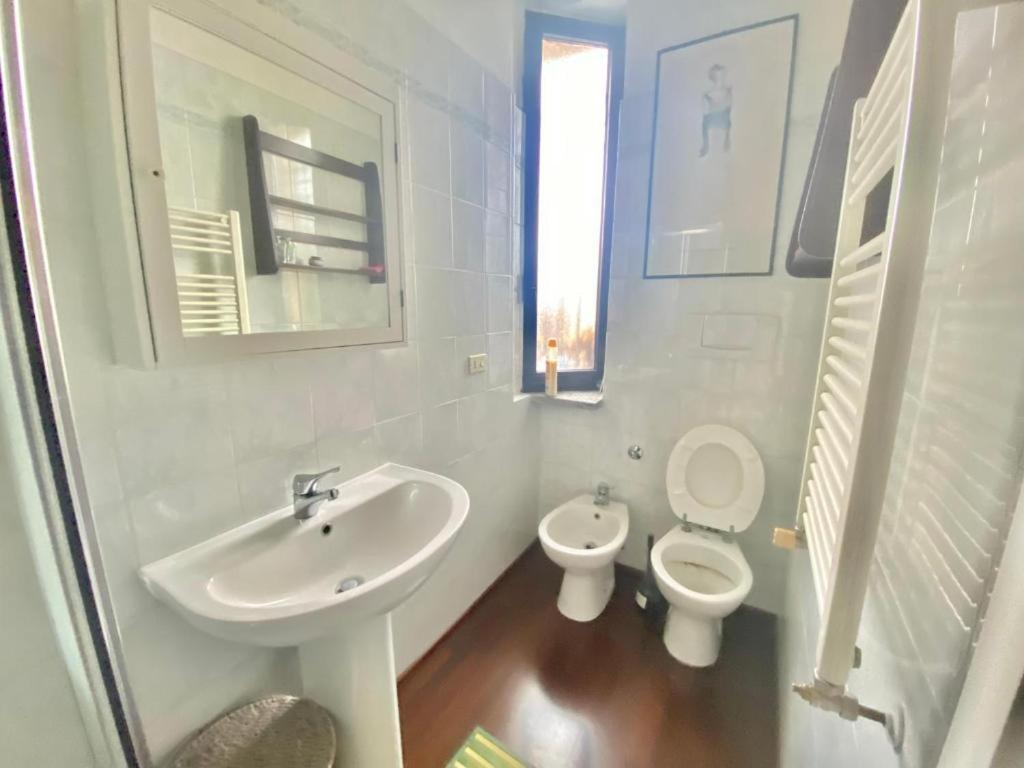 Grazioso Nel Cuore Del Tran Tran Di Milano, Perfetto Per Amici E Famiglie, Vicino A Metropolitana Apartamento