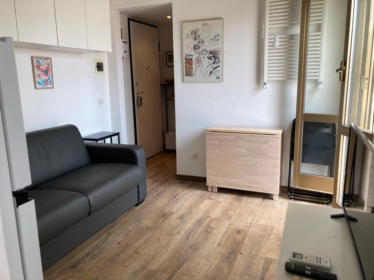 Apartamento Monolocale Con Ampio Terrazzo Milão