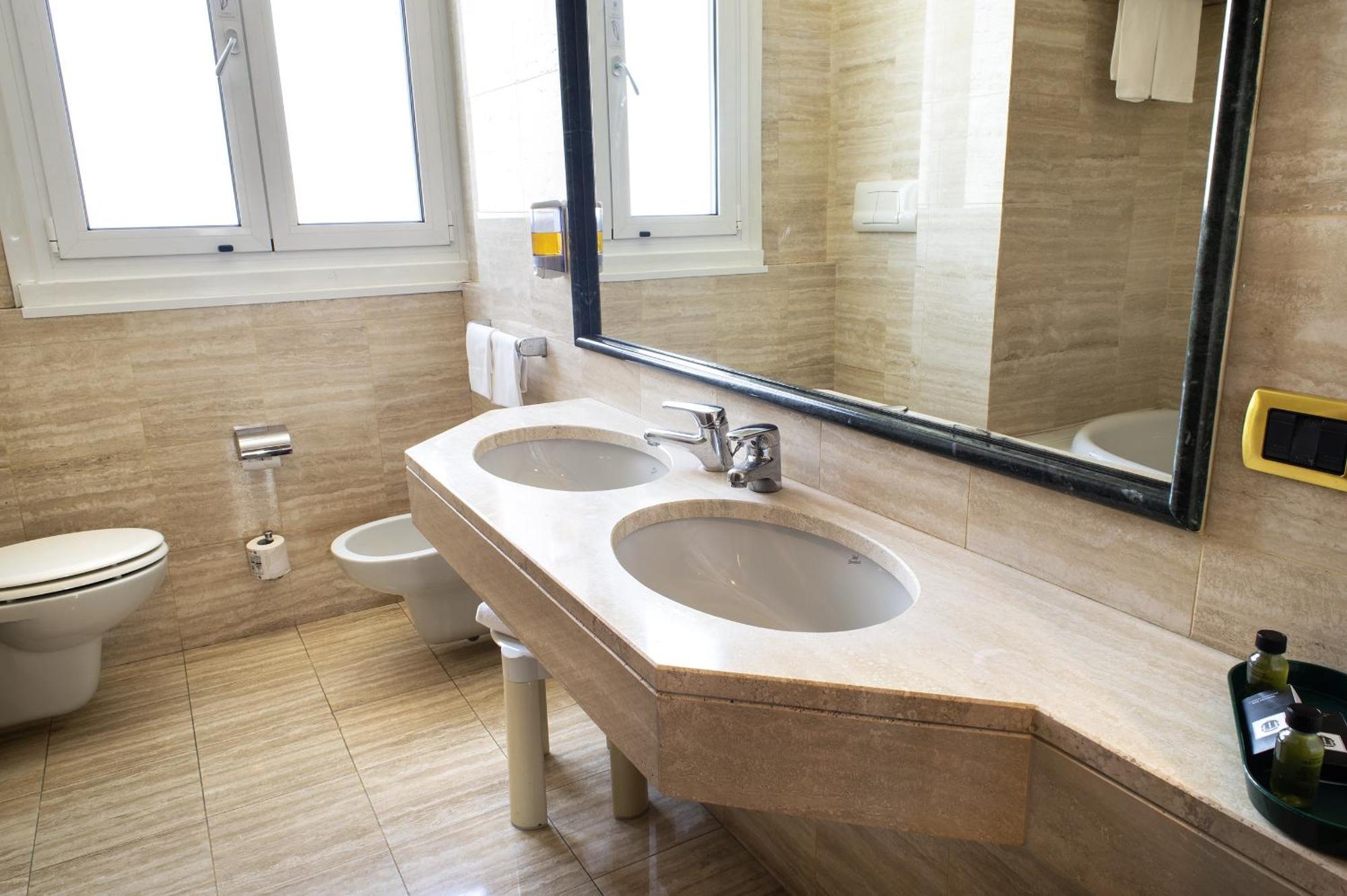 Alga Hotel 3*