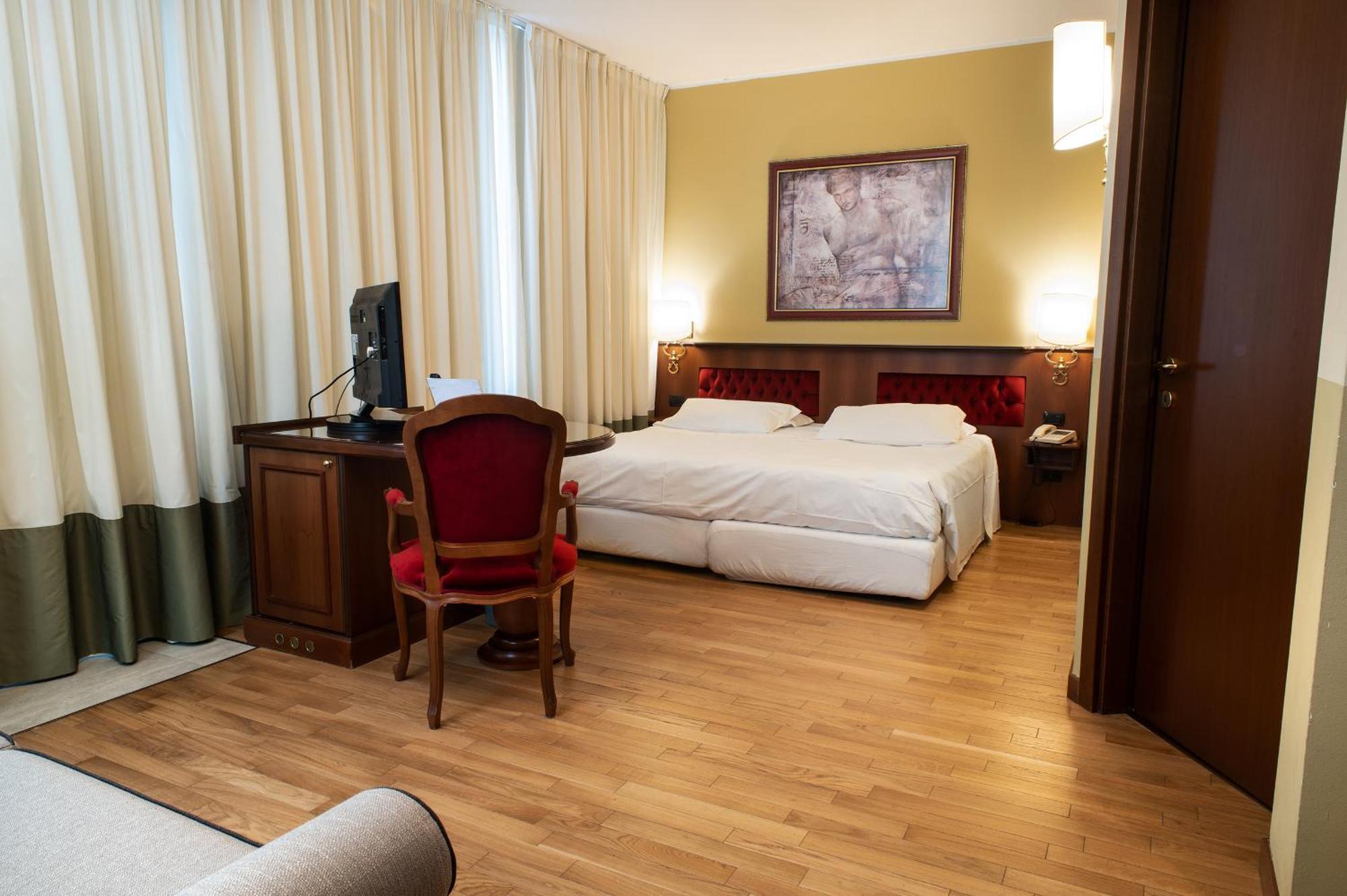 Alga Hotel 3*