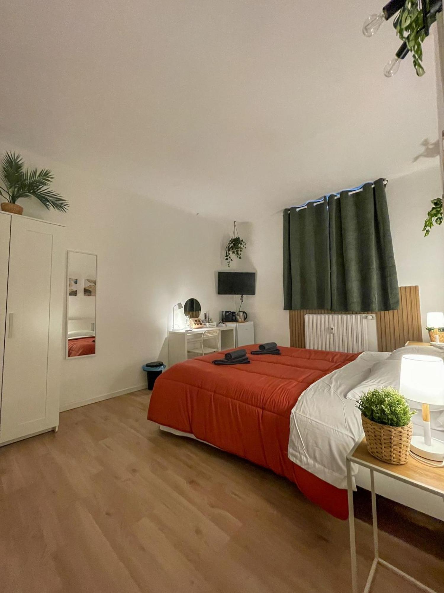 Home In Town - Home In City Life *