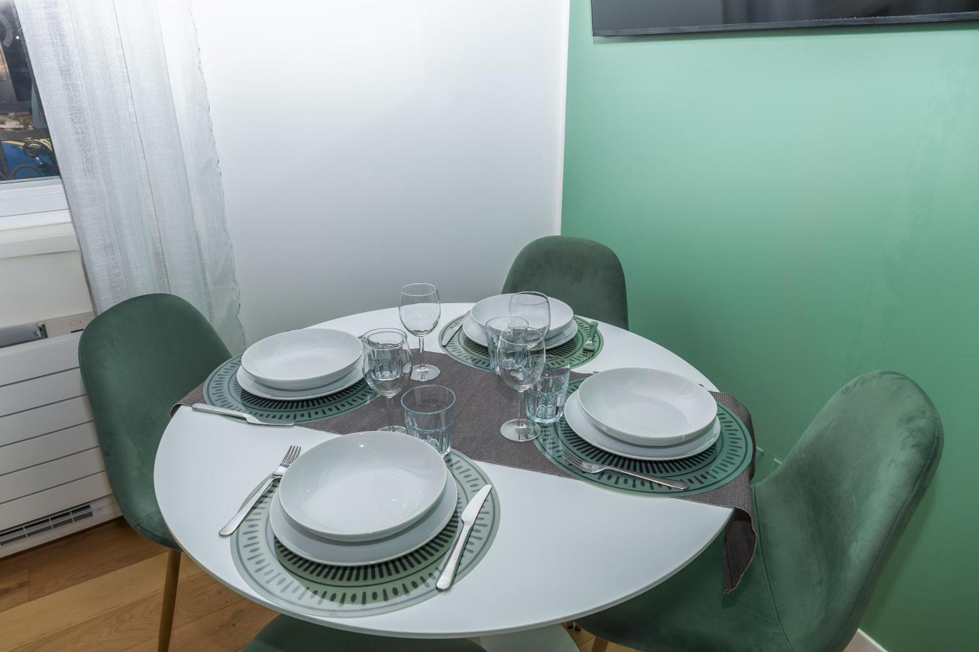Solari Apartment, In Design Area, Near Tortona District, Apartment