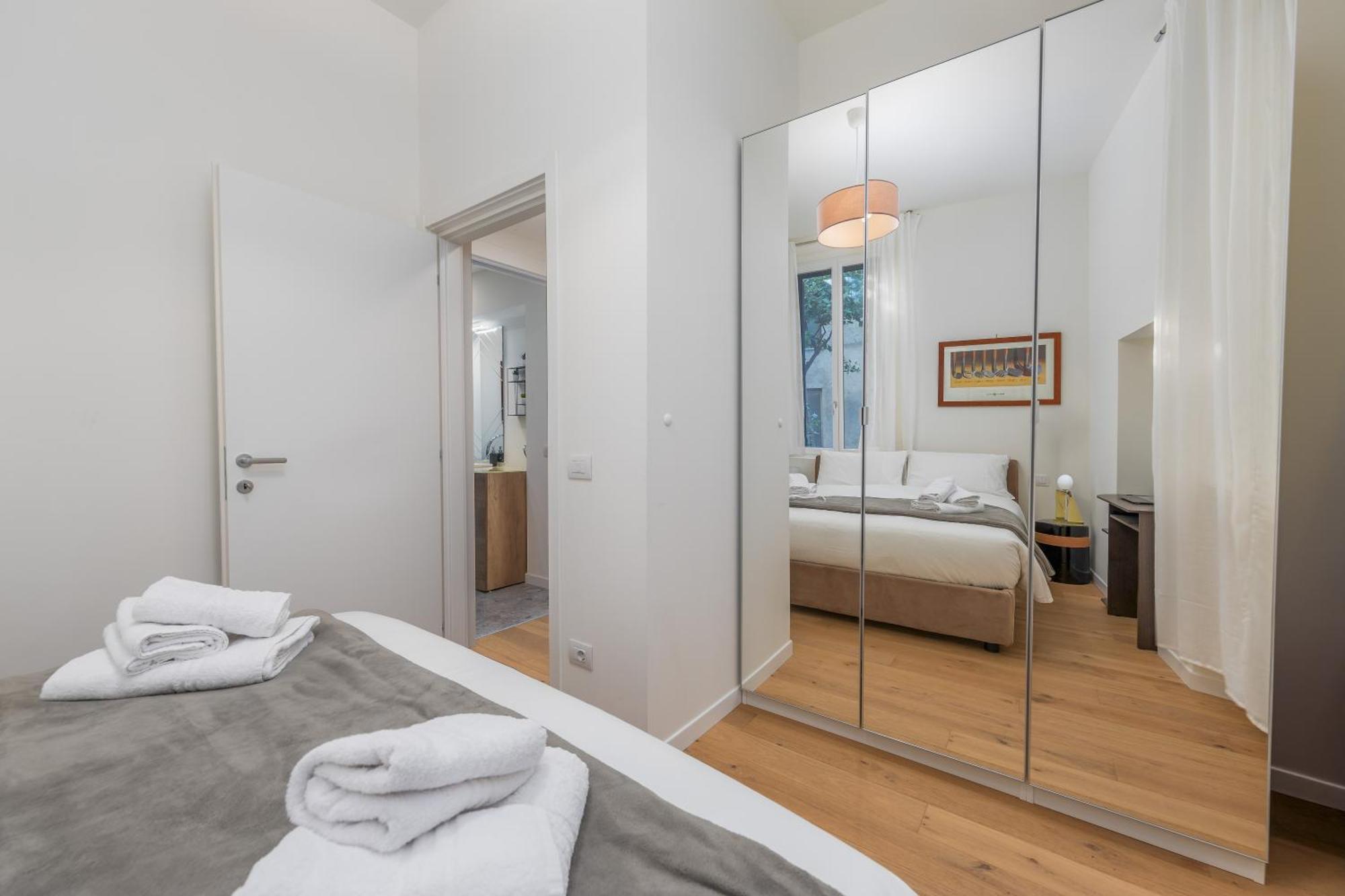 Solari Apartment, In Design Area, Near Tortona District, Apartment *