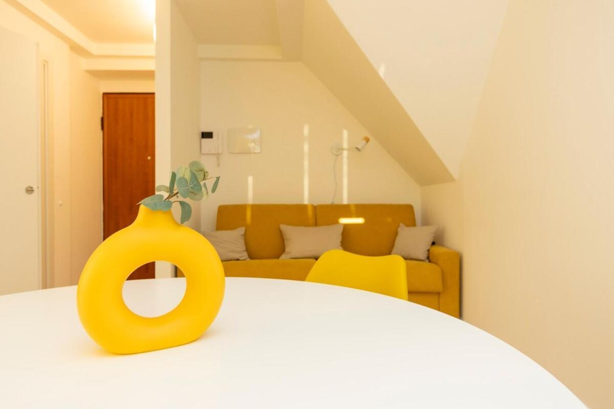 Sunny Retreat Near Metro, 12 Min To Duomo Mailand