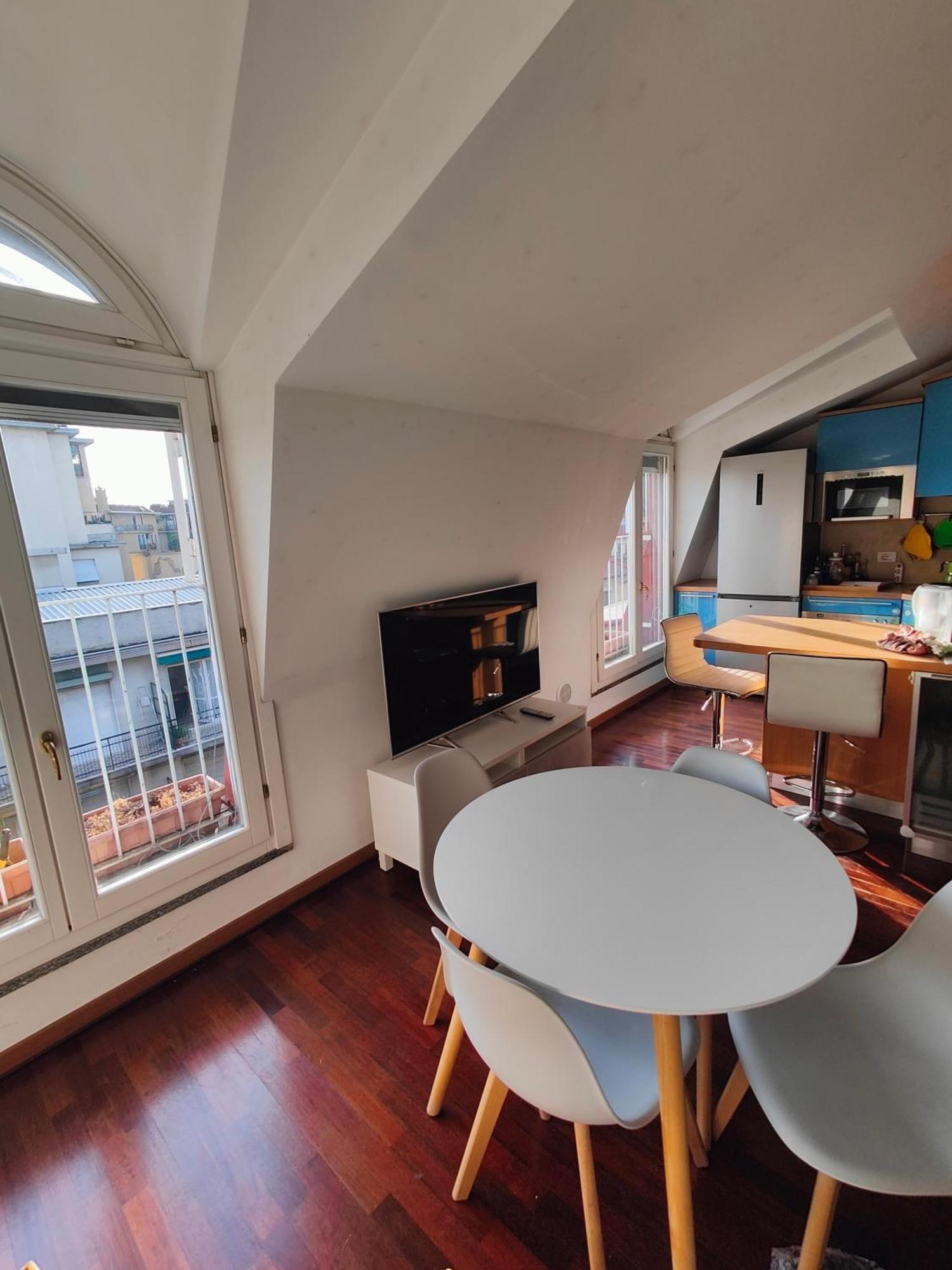 Urban Attic Isola District Apartment *