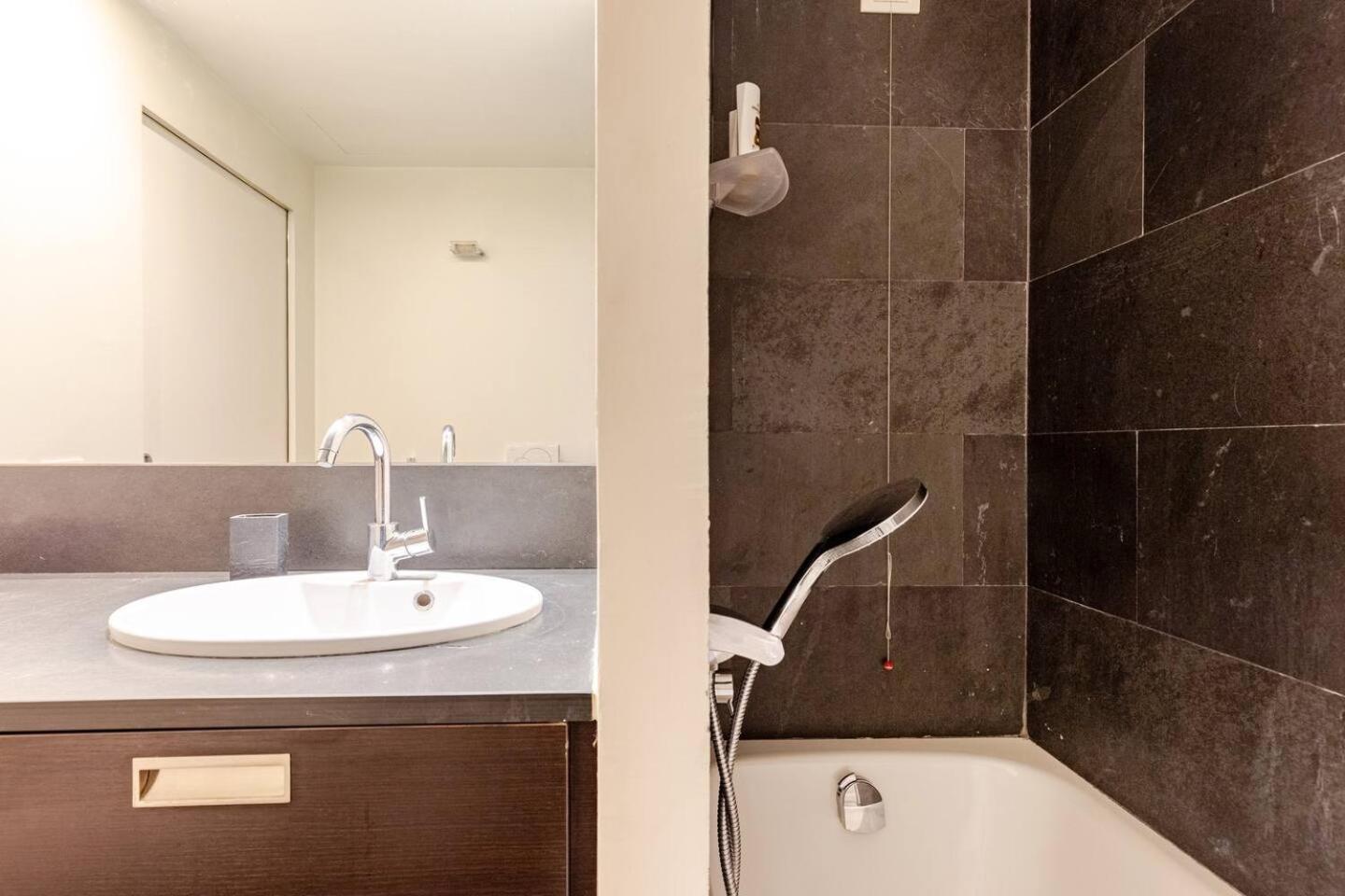 Apartment Red Lofty Milano- Loft Moderno Comodo Per Ippodromo, San Siro, Fiere E Politecnico, Parking Mailand