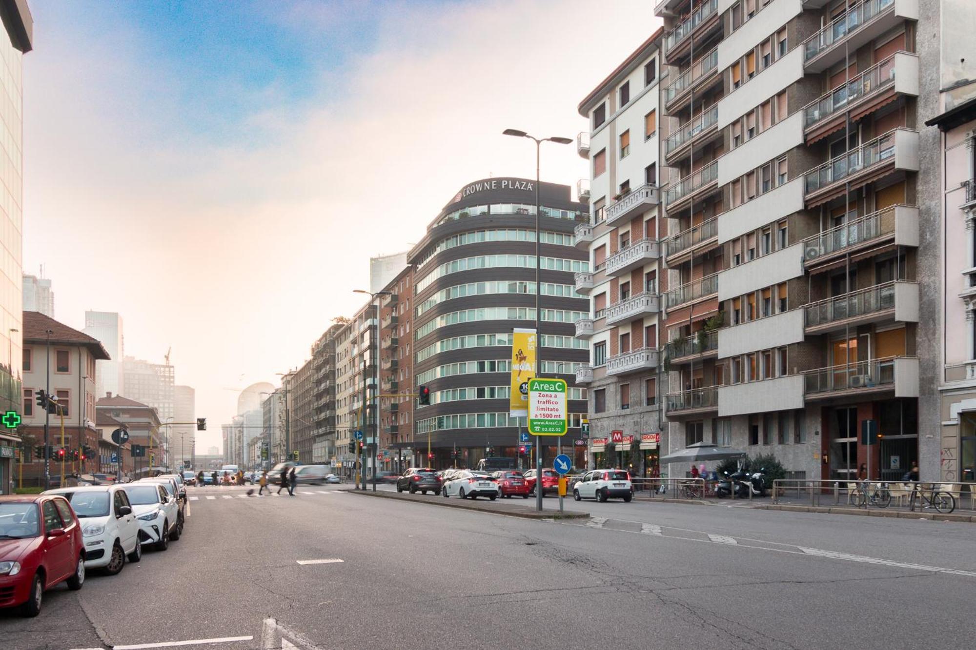 Gioia - Sopra La Metro Sondrio Apartamento
