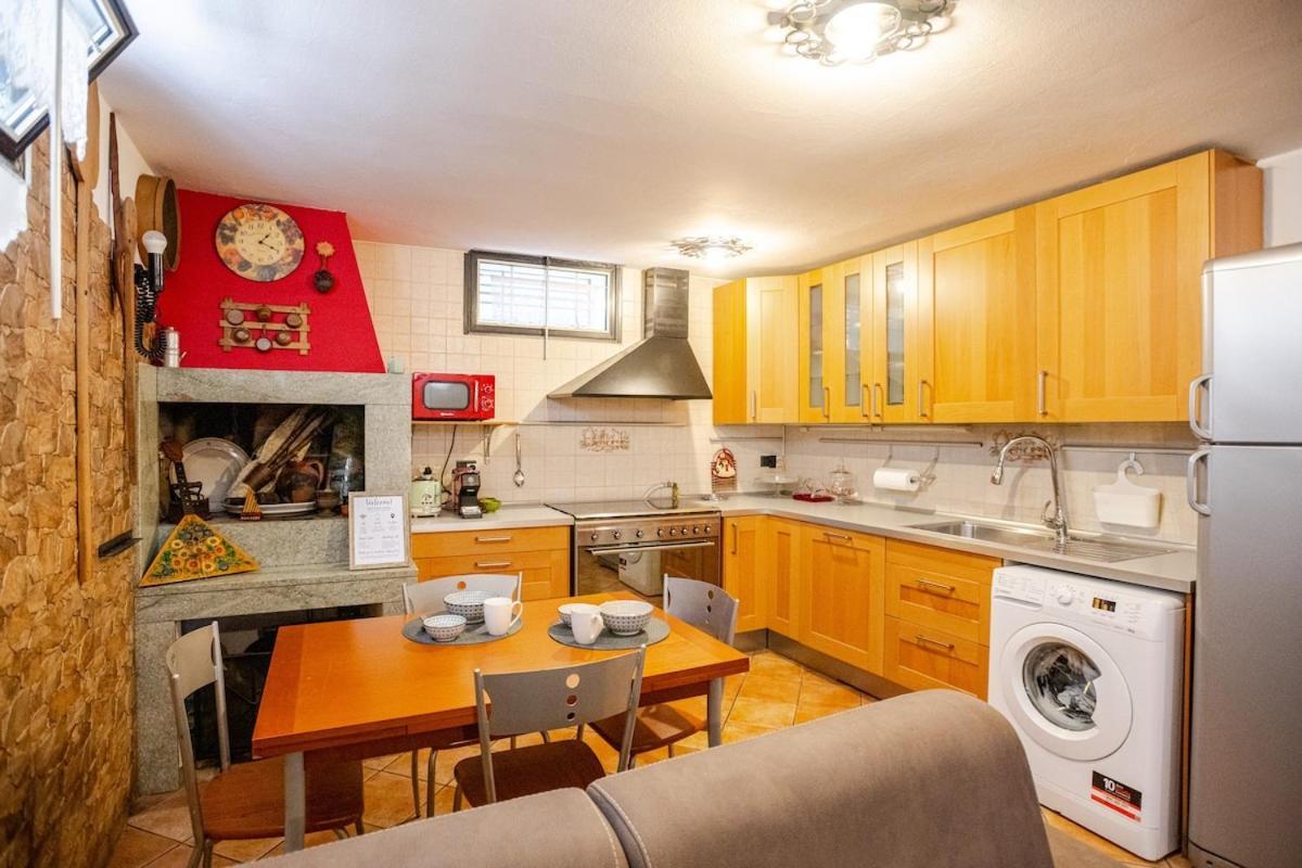 Great Tavern In Apartment Mailand