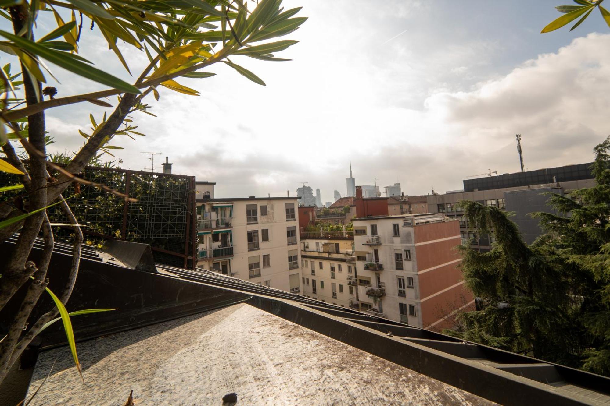 Penthouse Isola, A Few Steps From Offices Cortina 26 * Milan