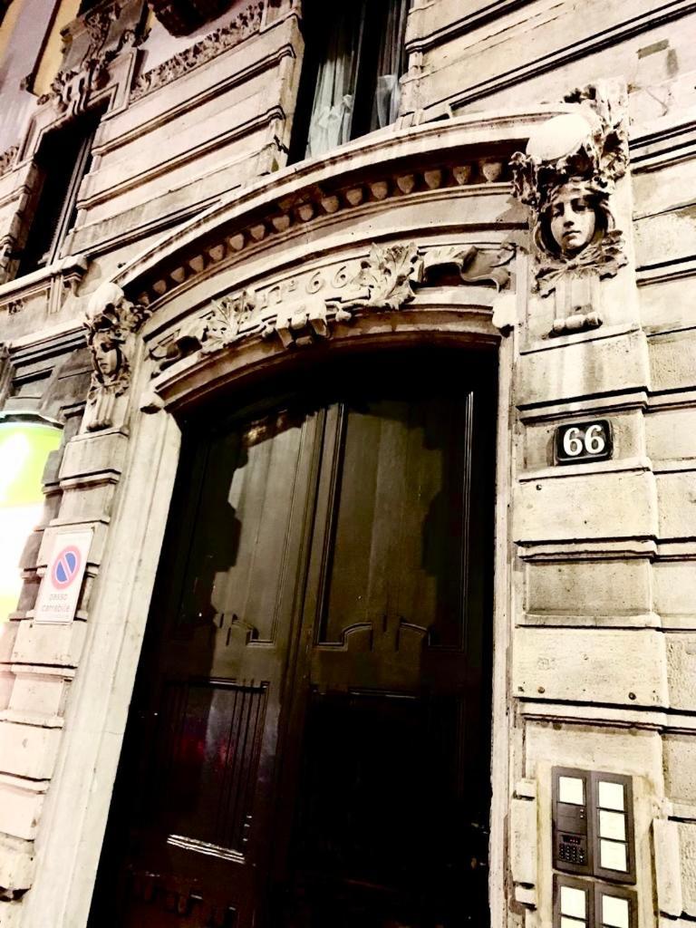 Luxury In Art Nouveau Building Next To Metro Station Frühstückspension *
