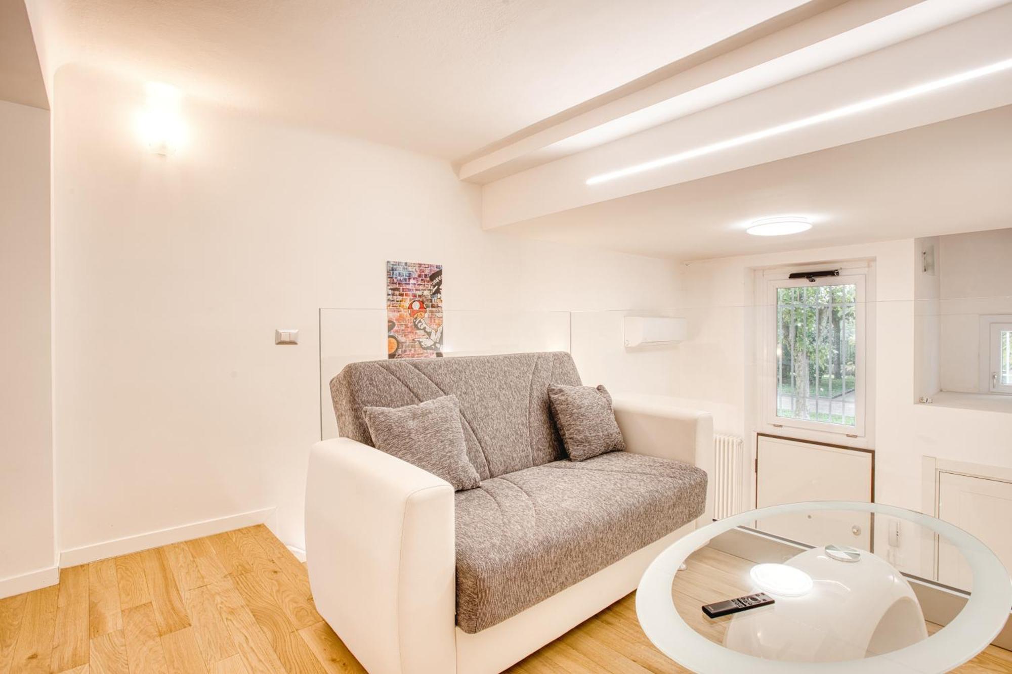 Walk To Navigli - Via Gola - 2 Bedrooms Apartment Mailand
