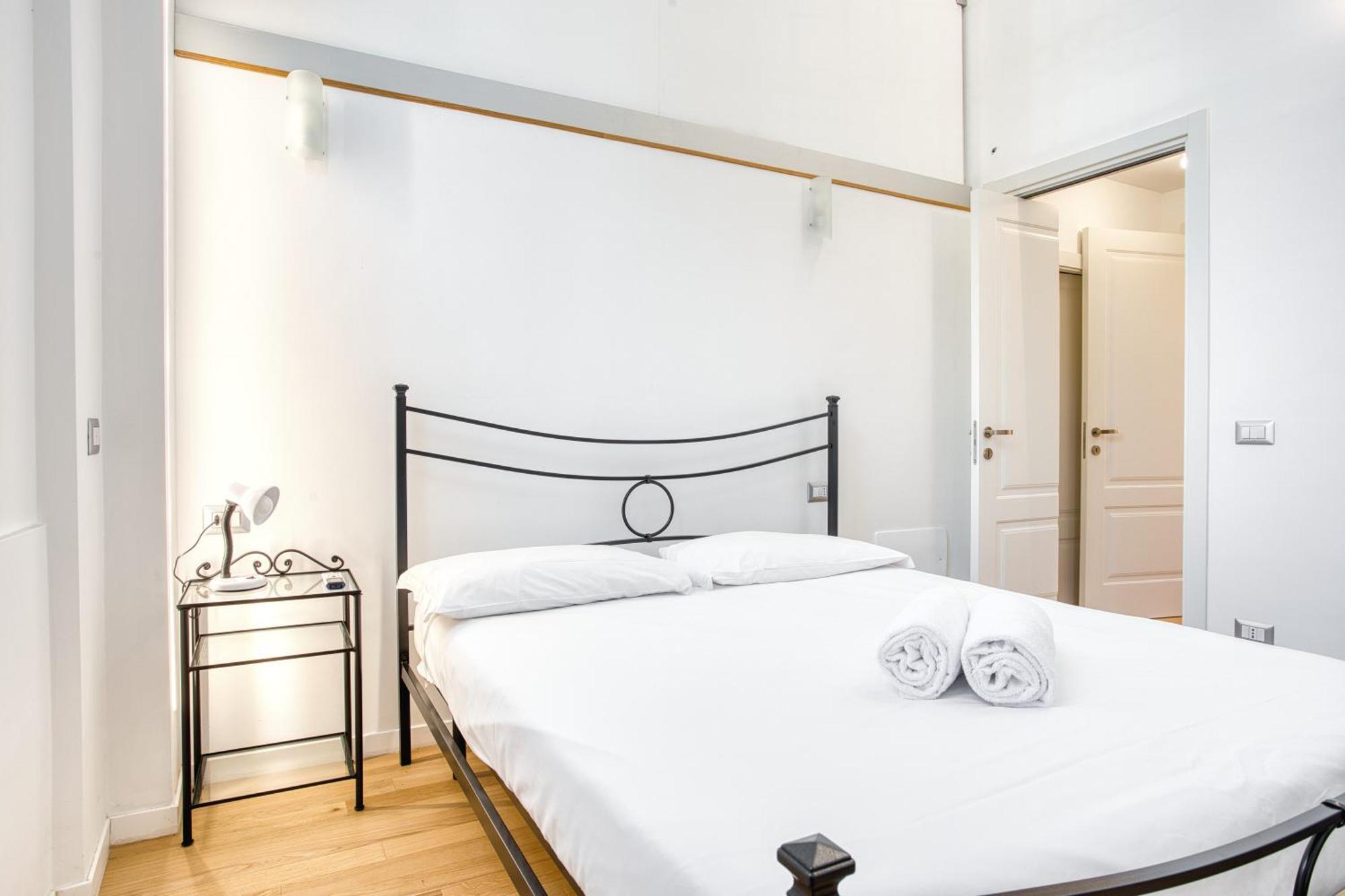 Walk To Navigli - Via Gola - 2 Bedrooms