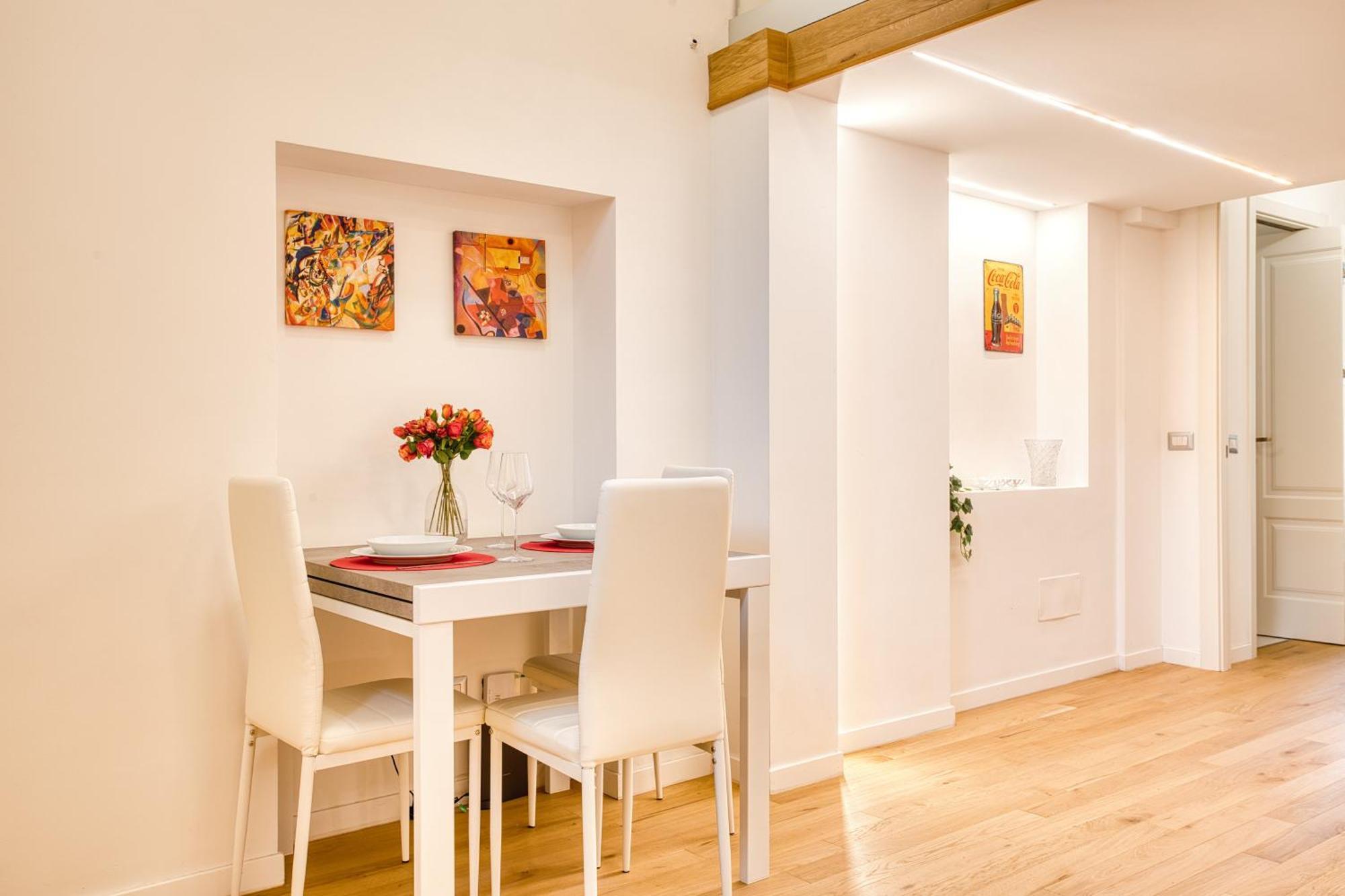 Apartment Walk To Navigli - Via Gola - 2 Bedrooms *