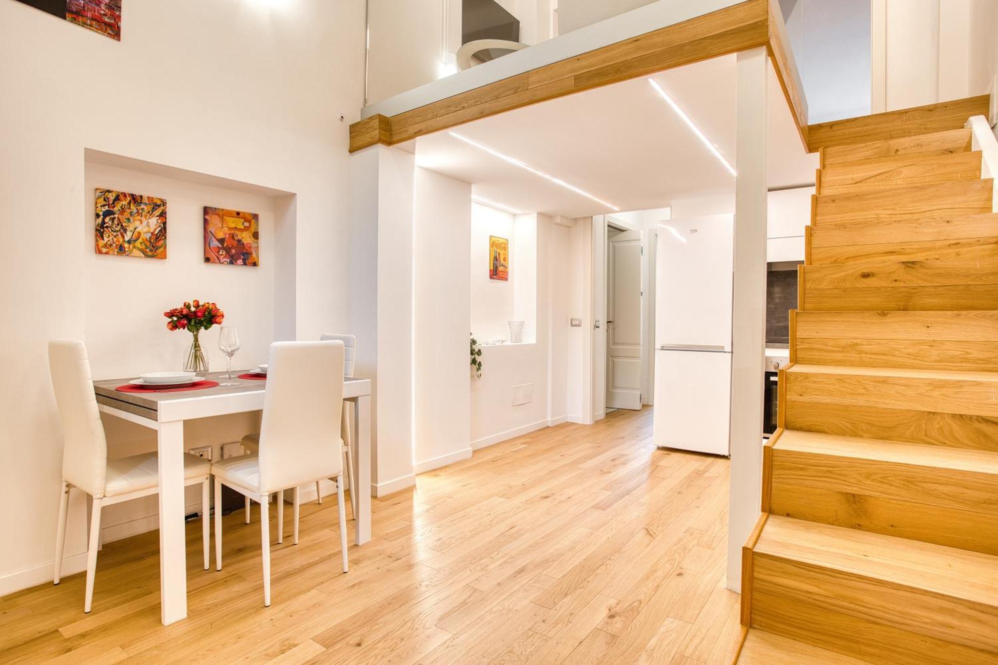 Walk To Navigli - Via Gola - 2 Bedrooms Apartment *