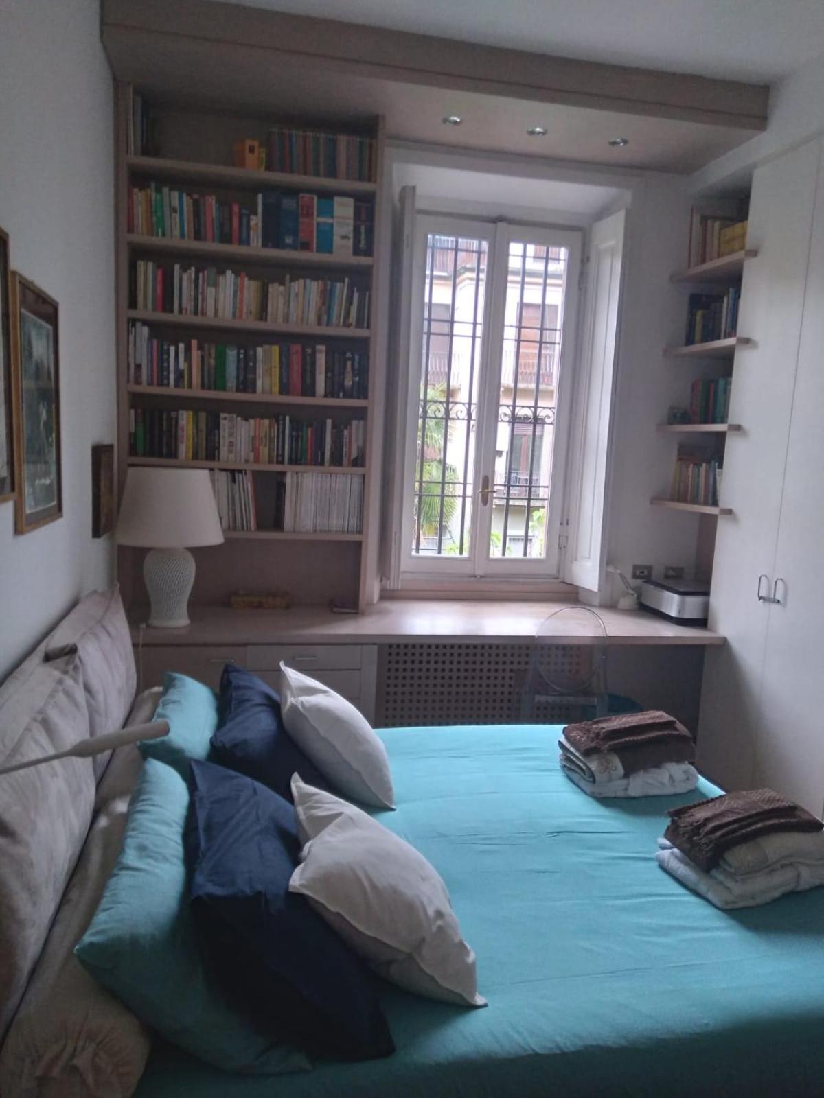 Casa Mari - Free Secure Parking, Breakfast, Private Bathroom, Wifi, Garden, Aircon, 5 Min Walk To Metro And Train Station Acomodação com café da manhã 