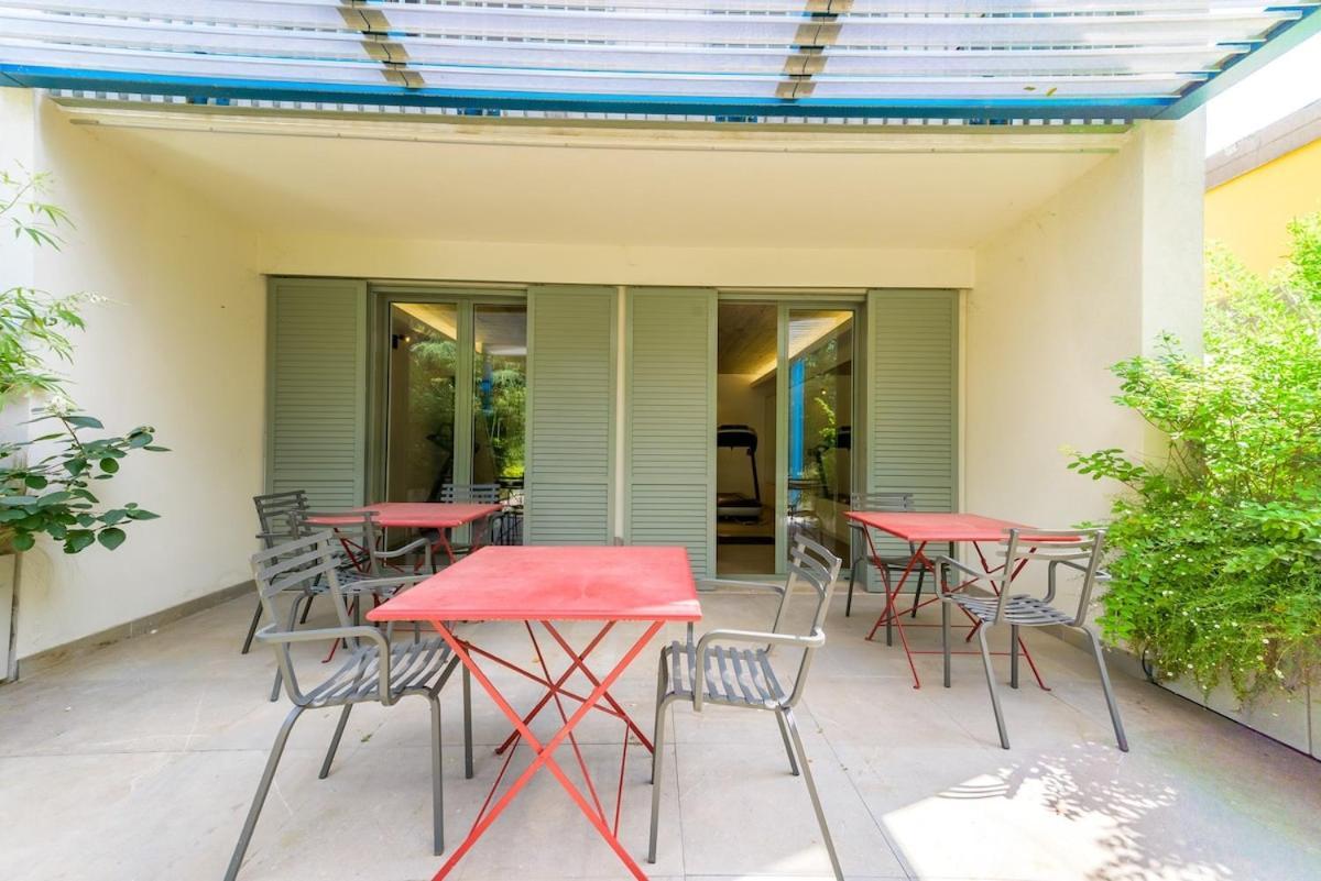 Apartment Duomo Space - Free Parking - Private Gym -metropolitana