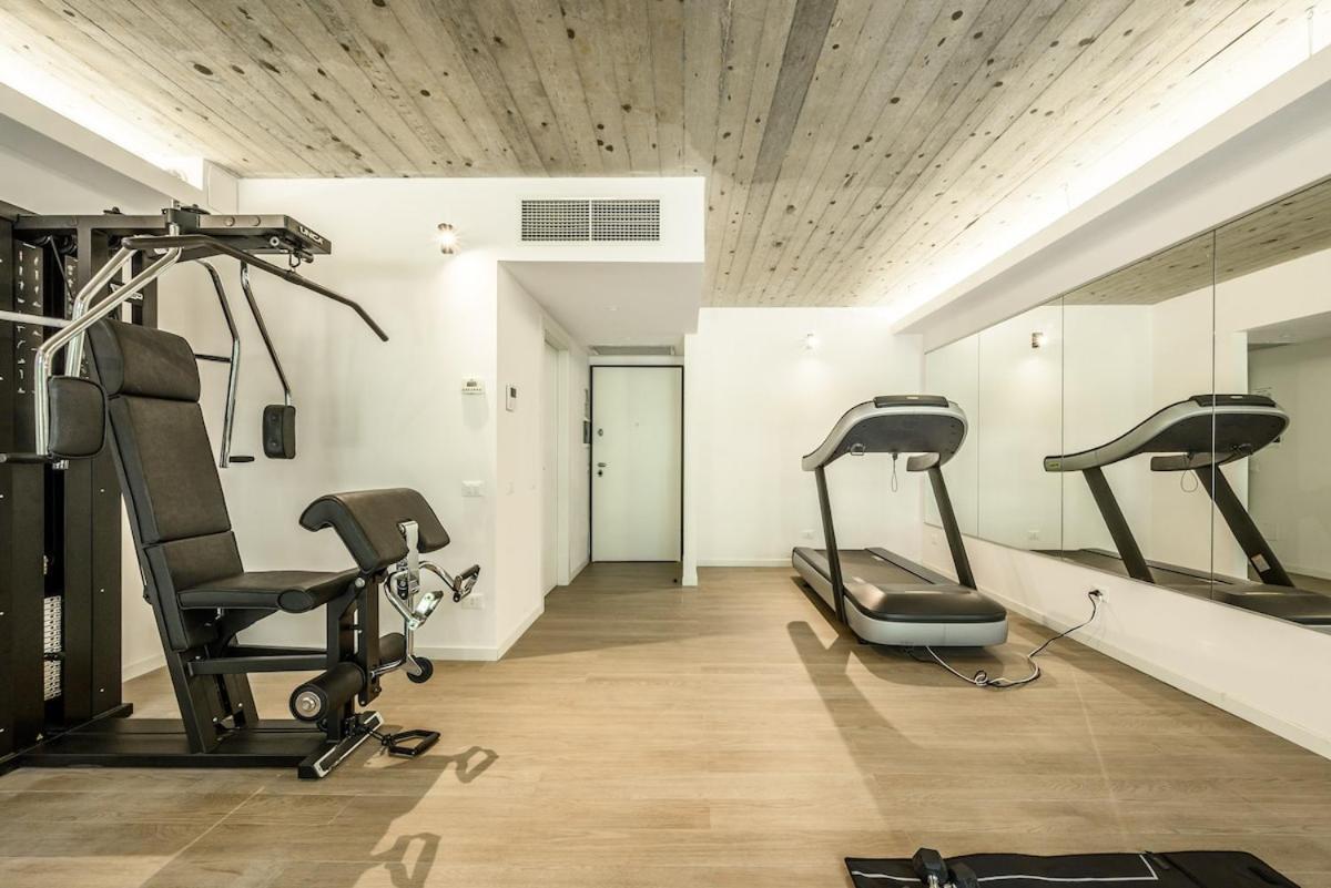 Apartment Duomo Space - Free Parking - Private Gym -metropolitana *