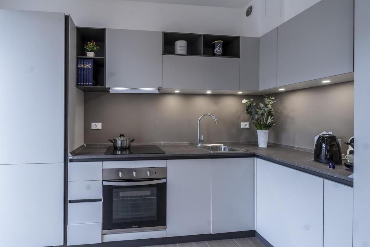 Duomo Space - Free Parking - Private Gym -metropolitana Apartment *
