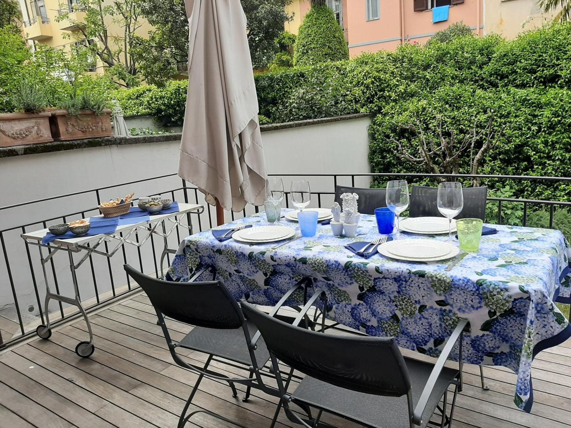 Casa Mari - Free Secure Parking, Breakfast, Private Bathroom, Wifi, Garden, Aircon, 5 Min Walk To Metro And Train Station
