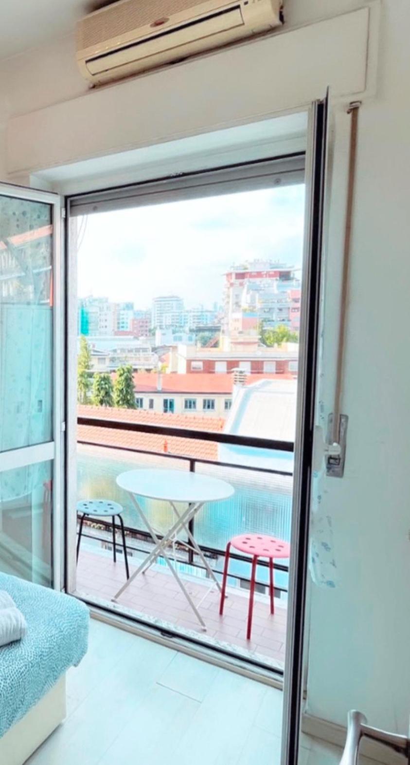 Beautiful Close To The Metro With Big Balcony Mailand