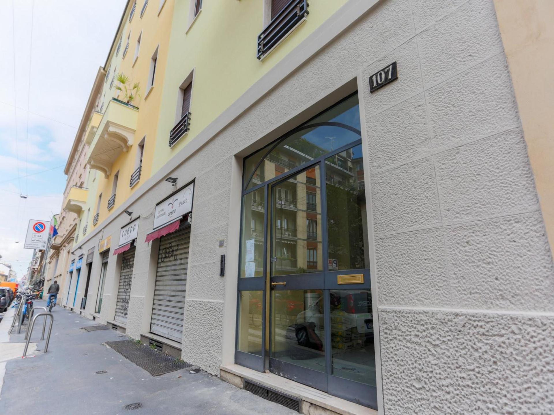 The Rent - Modern Two-bedroom In Porta Romana * Milão