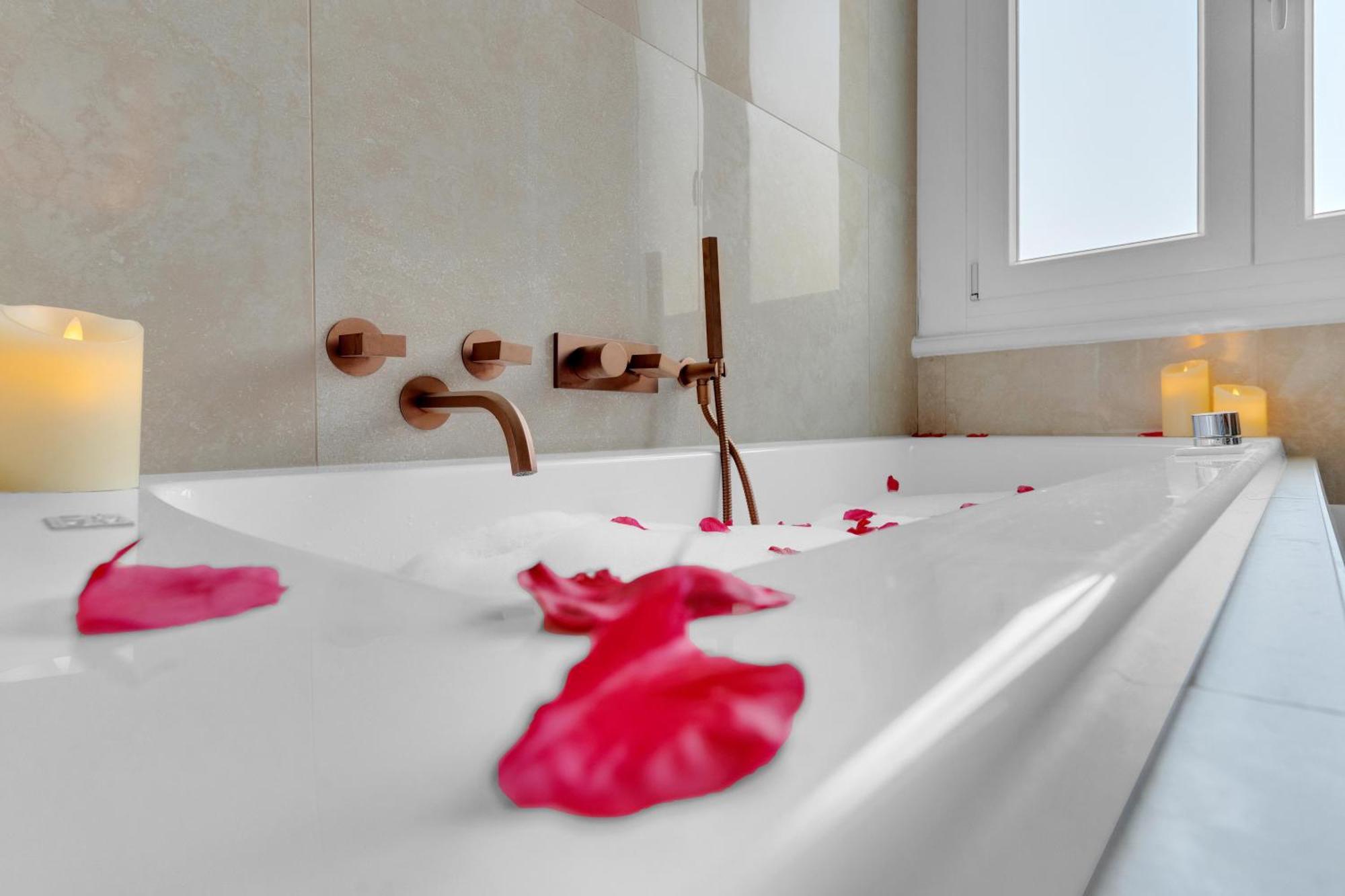 Is In The Air - Suspended Bed & Bath Hub Apartamento *