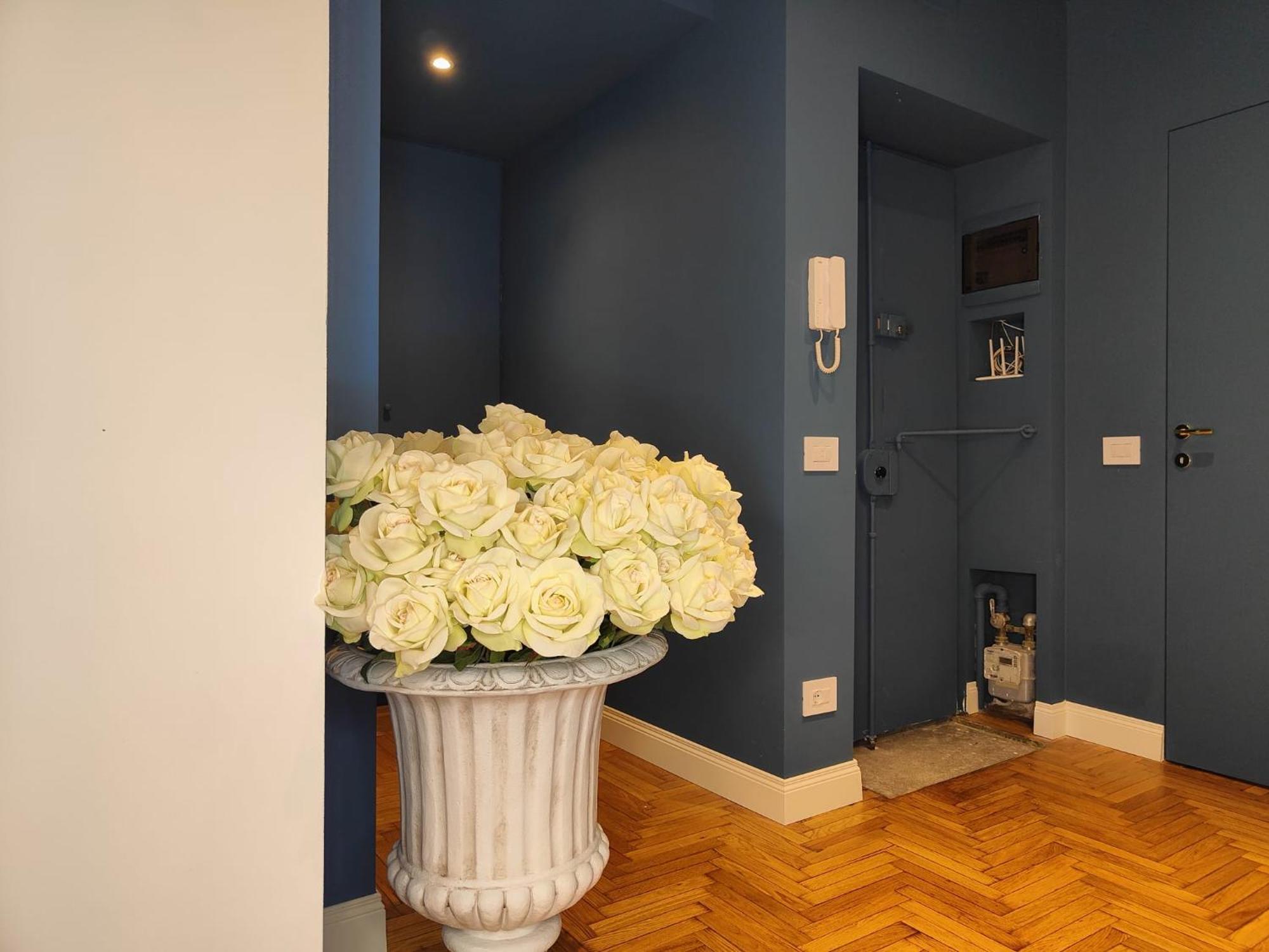 9 Guests 2 Apartments Together 2 And 3 Floor With, 4 Bedrooms, 4 Baths In Milano Downtown With Ac, Wifi And Subway M1 M2 Airport Connected Milão