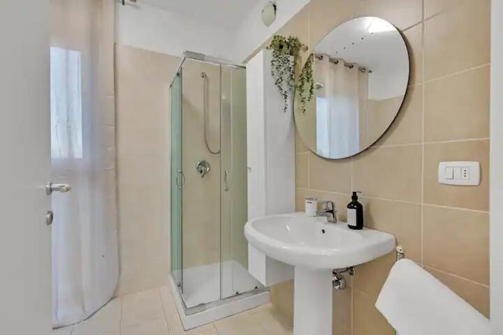 10 Min From Linate-private Garage Apartment *
