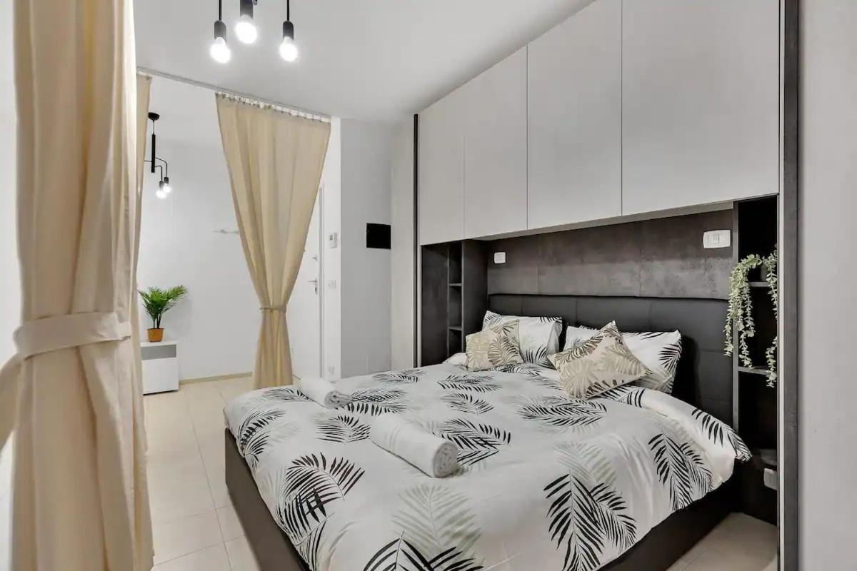 10 Min From Linate-private Garage Apartment *