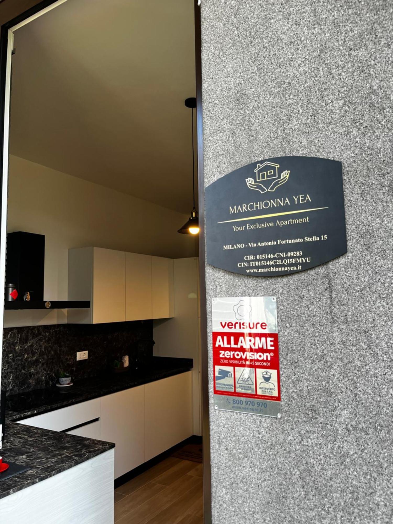 Yea - Your Exclusive Loft Next To Station Apartment *