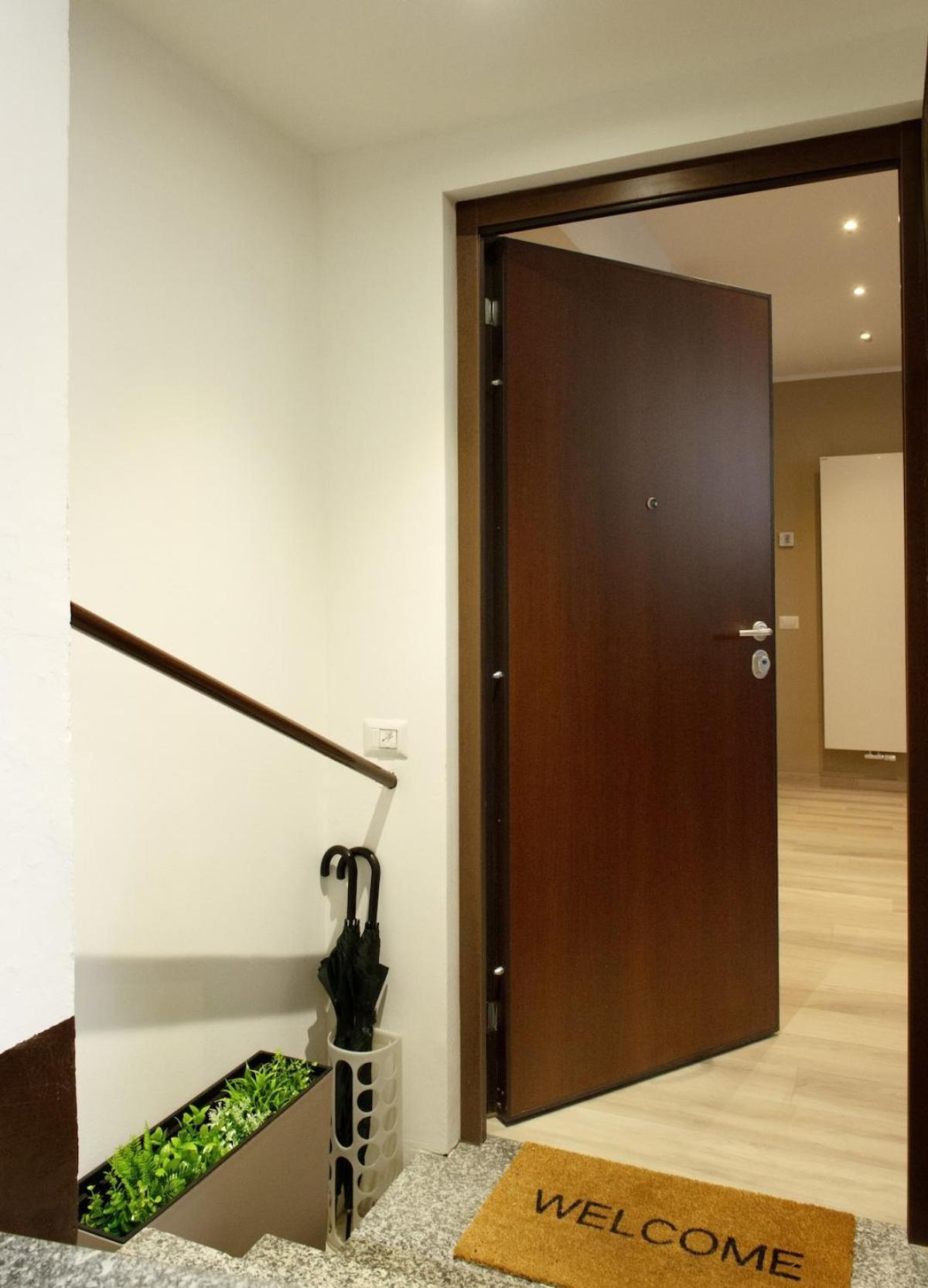 Luxhome Duomo - San Siro 10min Apartment Milan