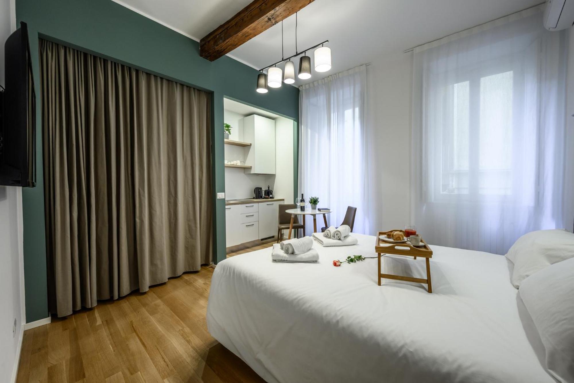 Stylish Loft & Luxury In Duomo Brera Apartamento