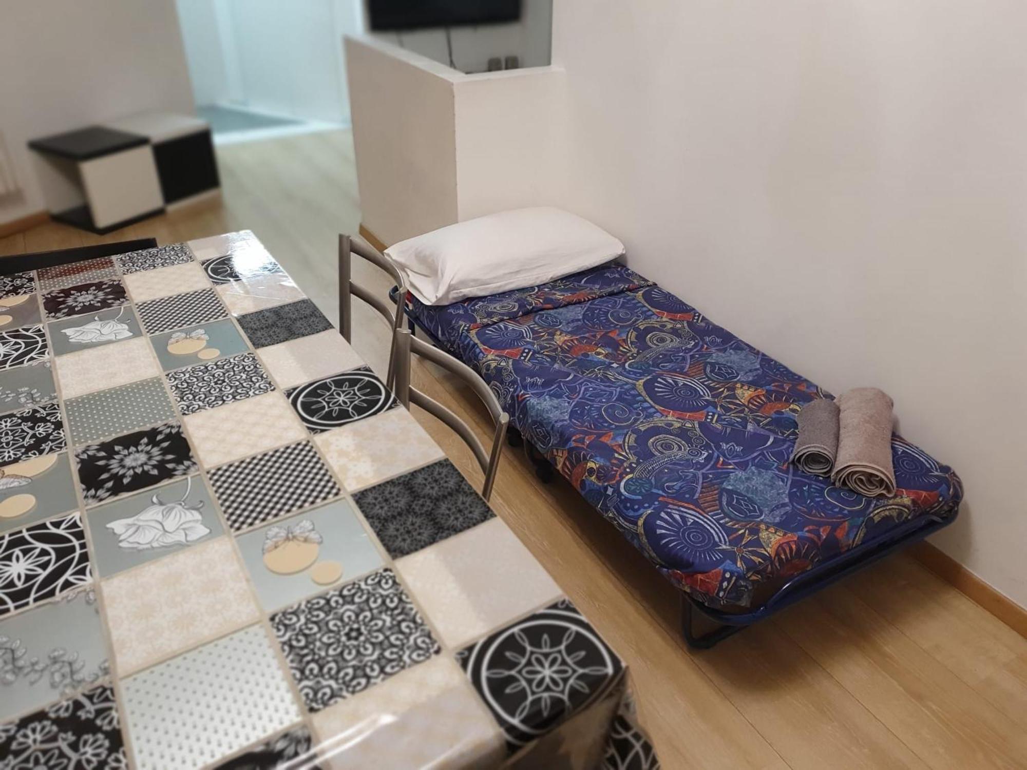 Apartment Your Lovely Home, Porta Venezia-1 Queen Bed, 3 Single Beds, 1 Sofa Bed- *