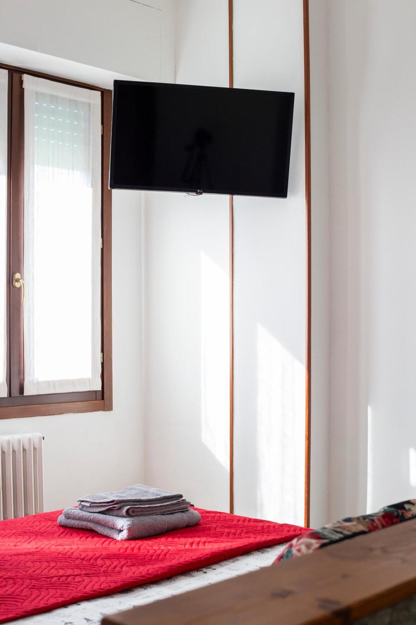 Cozy Design House - 15 Minutes From Navigli-humanitas Mailand