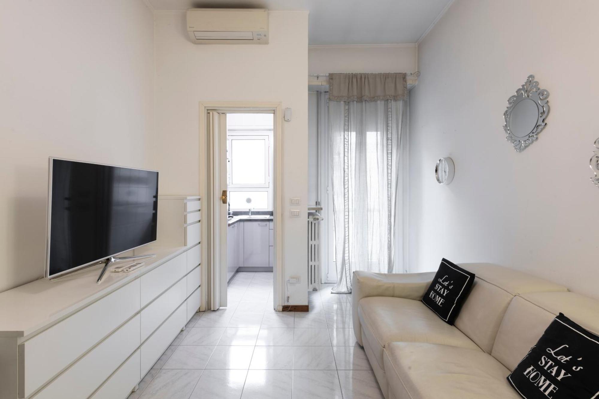 Living - Via Varese 4 *