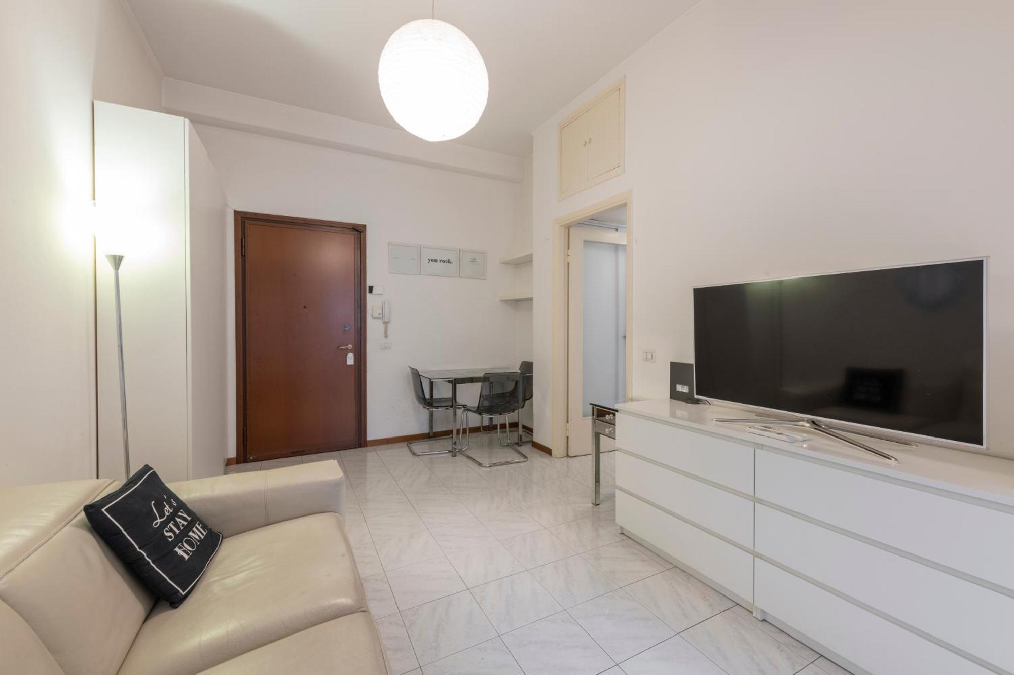 Living - Via Varese 4