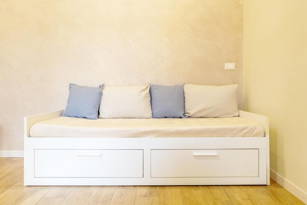 Brera-art District Historic Courtyard Apartment *