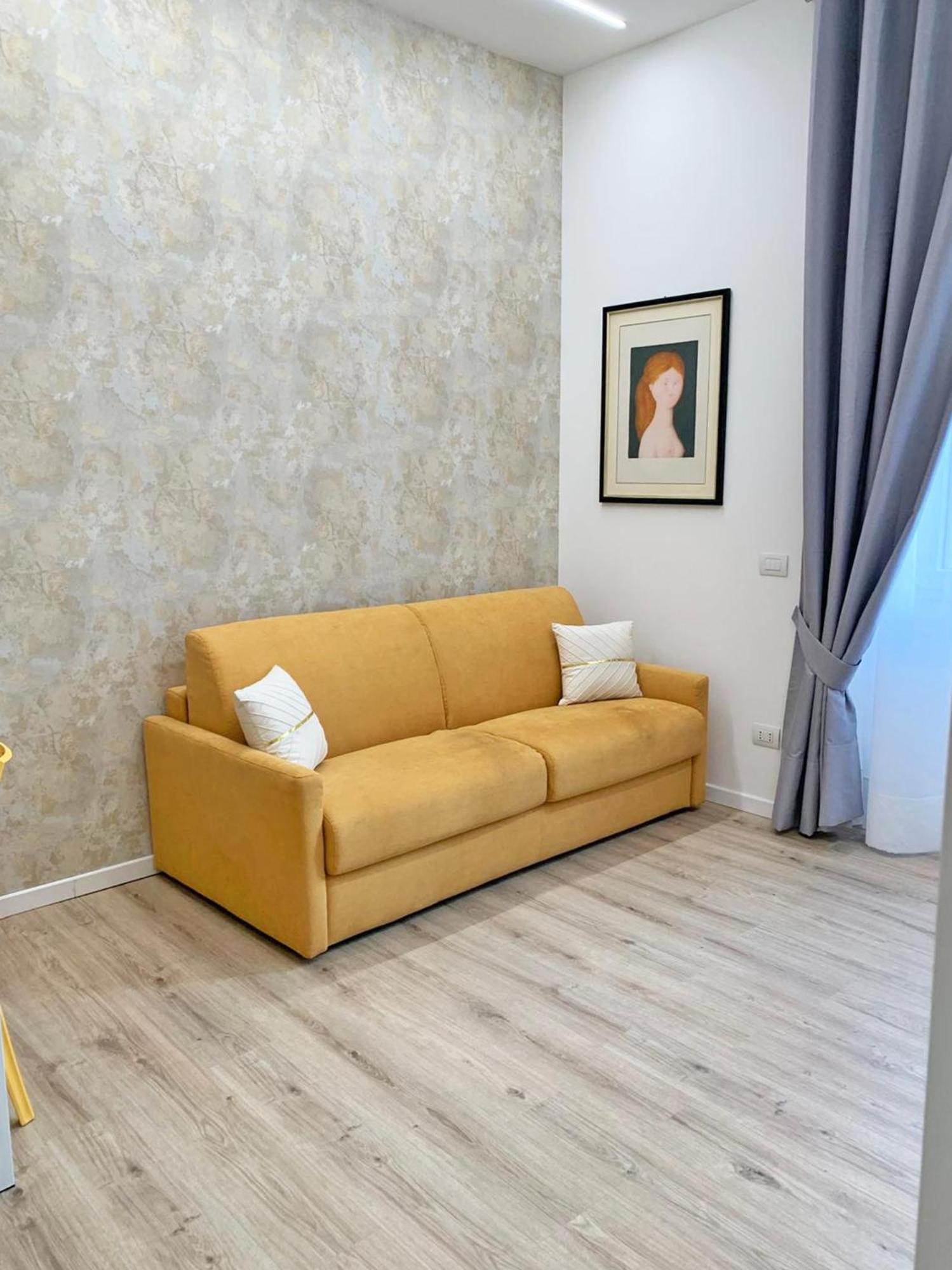 Gold Lovemi Apartment
