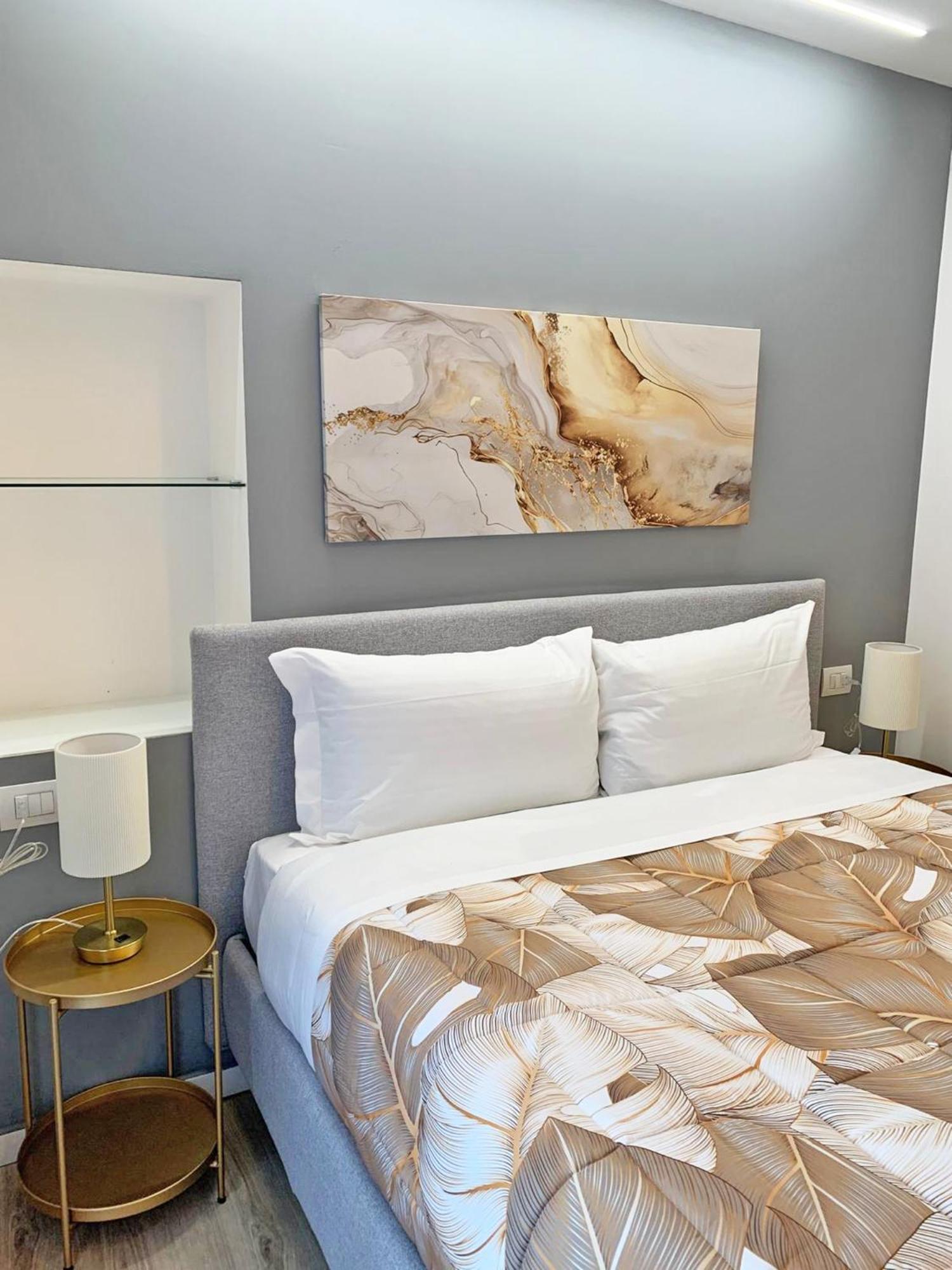 Gold Lovemi Apartment *