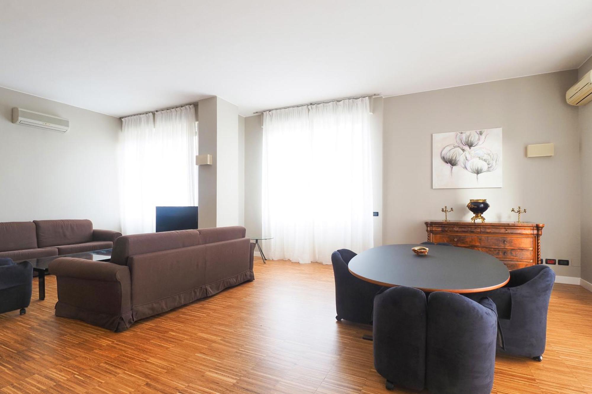 Joyce Apartment