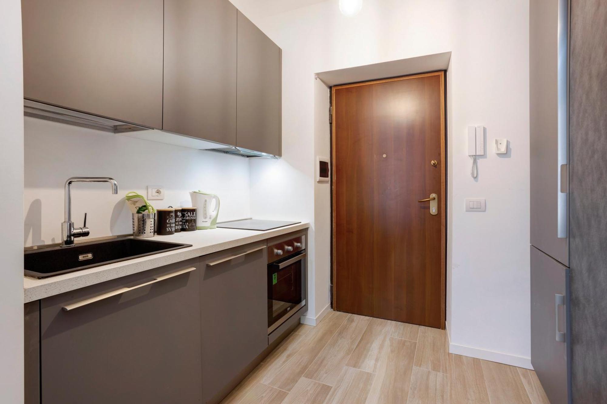 Porta Venezia Comfortable Apartment *