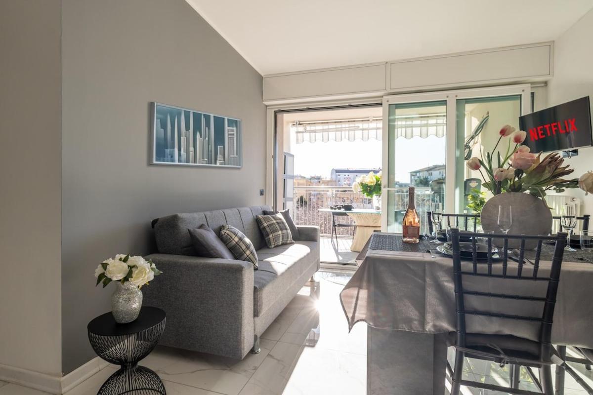 New With 4 Bedrooms * Mailand