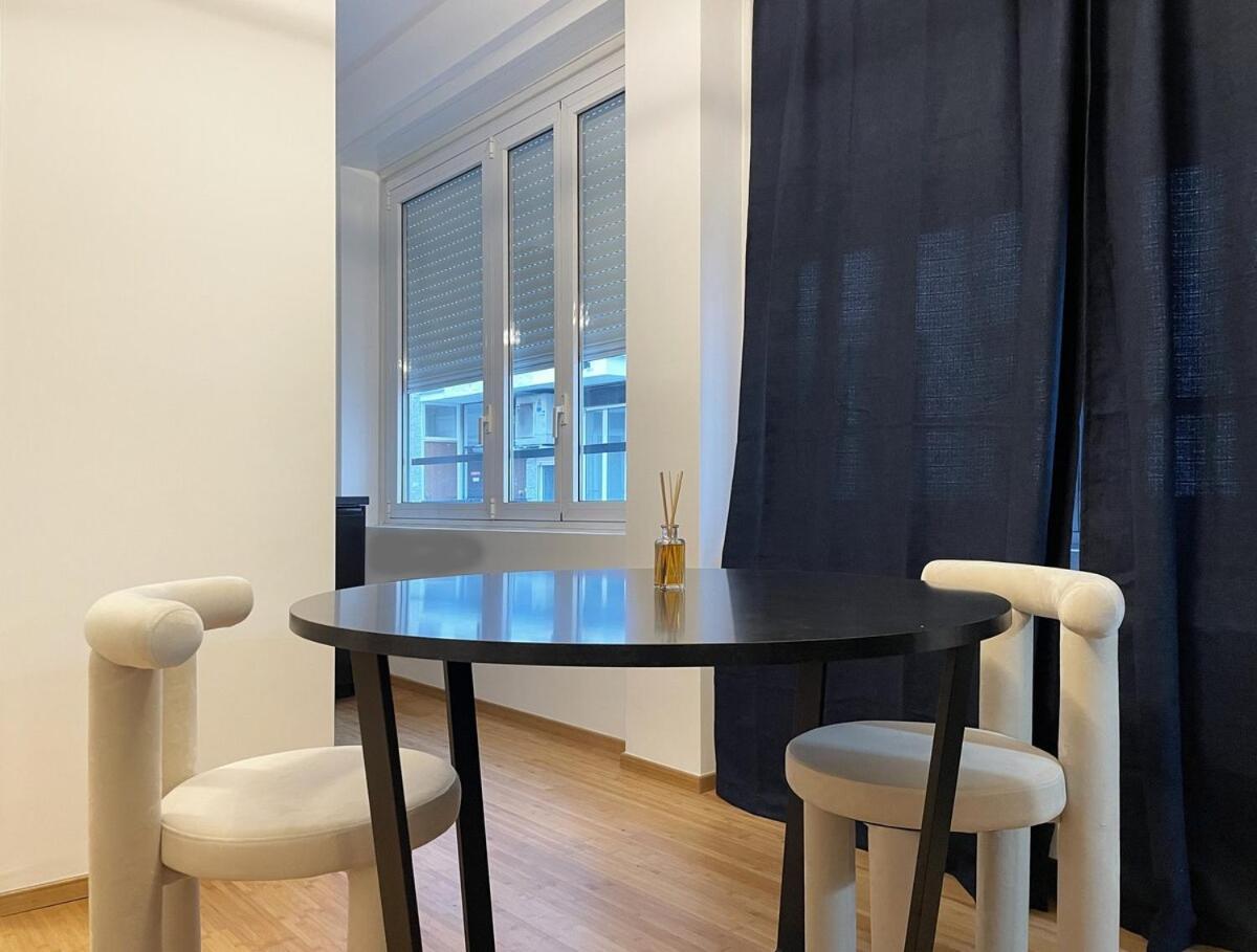 Eleganza Milanese Near Duomo & Metro Apartamento *