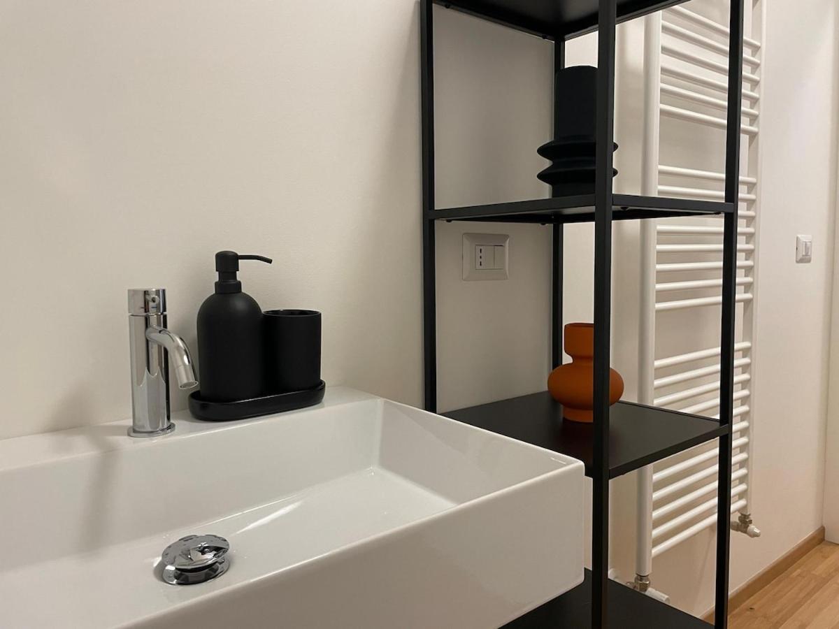 Eleganza Milanese Near Duomo & Metro Apartment Mailand
